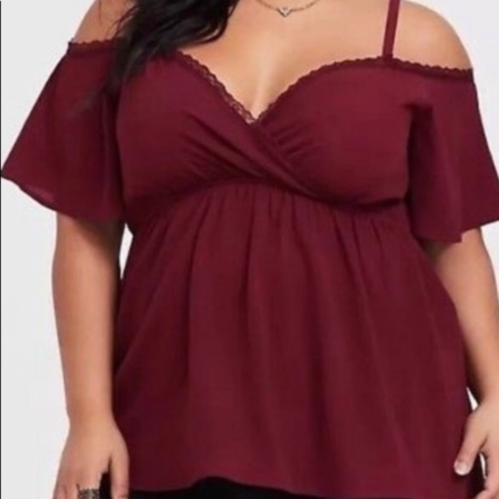 Torrid NWT sexy cold shoulder burgundy top 3X 3